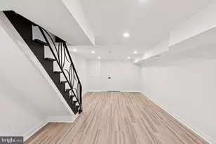 2242 S Bonsall St, Philadelphia, PA 19145 - Photo 8