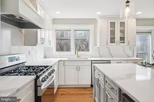 913 N Lawrence St, Philadelphia, PA 19123 - Photo 4