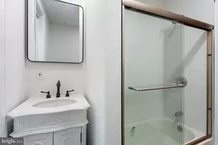 827 N 25th St, Philadelphia, PA 19130 - Photo 26