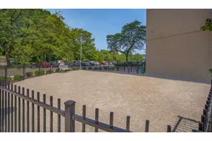 2200 Benjamin Franklin Pkwy, Philadelphia, PA 19130 - Photo 16