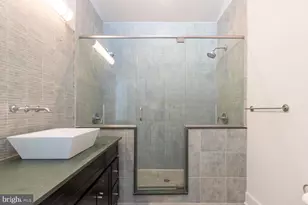 2304 E Sergeant St, Philadelphia, PA 19125 - Photo 20