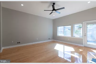 2304 E Sergeant Street, Philadelphia, PA 19125 - Photo 12
