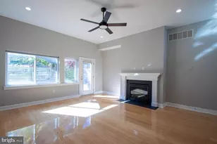 2304 E Sergeant St, Philadelphia, PA 19125 - Photo 14