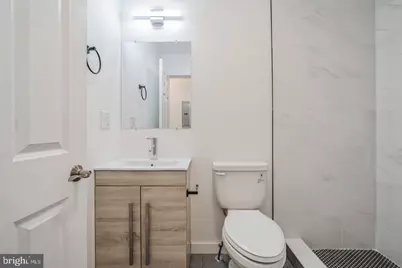 407 S 42nd Street #3R, Philadelphia, PA 19104 - Photo 32