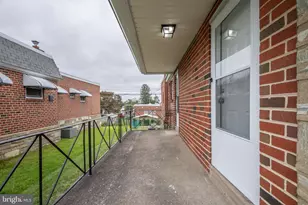 7831 Lorna Dr, Philadelphia, PA 19111 - Photo 4