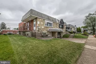 7831 Lorna Dr, Philadelphia, PA 19111 - Photo 2