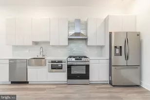 90 E Laurel St, Philadelphia, PA 19123 - Photo 6