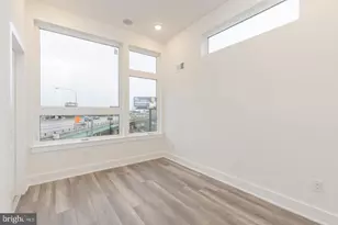 90 E Laurel St, Philadelphia, PA 19123 - Photo 8