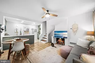 914 S Delhi St, Philadelphia, PA 19147 - Photo 2