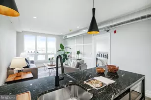 526 Brown St, Philadelphia, PA 19123 - Photo 2