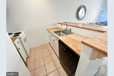 2110 South Street #4, Philadelphia, PA 19146 - Photo 6