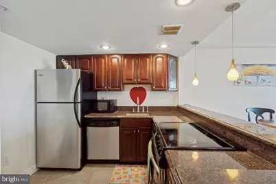 2001 Hamilton Street #1523, Philadelphia, PA 19130 - Photo 2