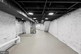 40 W Sharpnack St, Philadelphia, PA 19119 - Photo 34