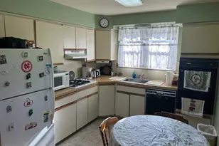 8572 Benton Ave, Philadelphia, PA 19152 - Photo 12