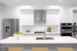 1516 Cambridge St, Philadelphia, PA 19130 - Photo 2