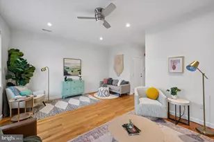 2555 Carpenter St, Philadelphia, PA 19146 - Photo 4