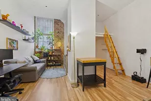 315 New St, Philadelphia, PA 19106 - Photo 2