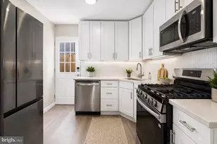 2126 Pierce St, Philadelphia, PA 19145 - Photo 6