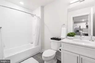 214 Vine St, Philadelphia, PA 19106 - Photo 12