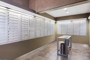 220 Locust St, Philadelphia, PA 19106 - Photo 24