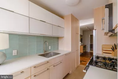 220 Locust Street #2GS, Philadelphia, PA 19106 - Photo 10