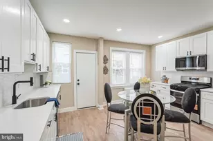 1915 W Airdrie St, Philadelphia, PA 19140 - Photo 10