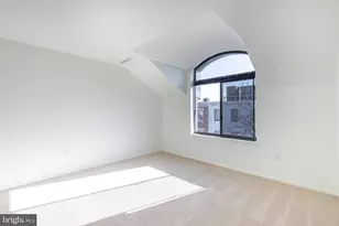 327 Monroe St, Philadelphia, PA 19147 - Photo 14