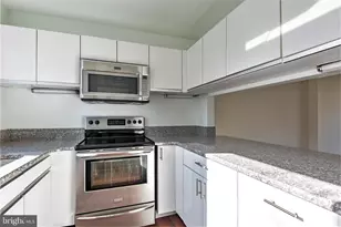 327 Monroe St, Philadelphia, PA 19147 - Photo 12