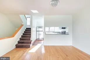 327 Monroe St, Philadelphia, PA 19147 - Photo 8