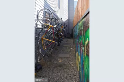 938 New Market Street #402, Philadelphia, PA 19123 - Photo 16