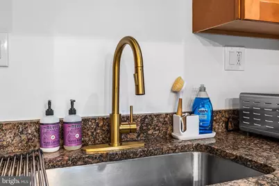 569 N 20th Street #1F, Philadelphia, PA 19130 - Photo 16