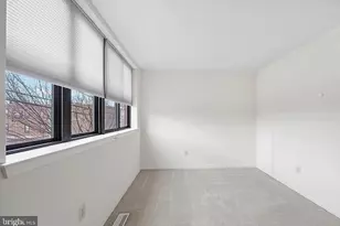 928 Wallace St, Philadelphia, PA 19123 - Photo 12