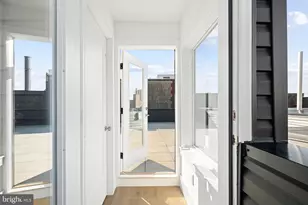 1110 Cypress St, Philadelphia, PA 19107 - Photo 18