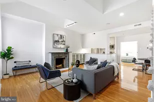 306 S 10th St, Philadelphia, PA 19107 - Photo 2