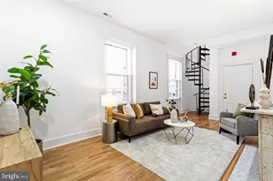 306 S 10th St, Philadelphia, PA 19107 - Photo 1