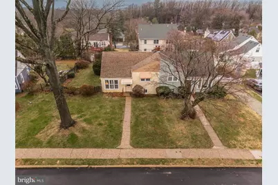 836 Clyde Lane, Philadelphia, PA 19128 - Photo 4