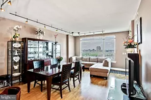 717 S Columbus Blvd, Philadelphia, PA 19147 - Photo 2