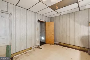 2423 N Myrtlewood St, Philadelphia, PA 19132 - Photo 16