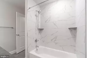 2202 Christian St, Philadelphia, PA 19146 - Photo 12