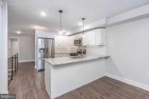 2202 Christian St, Philadelphia, PA 19146 - Photo 6