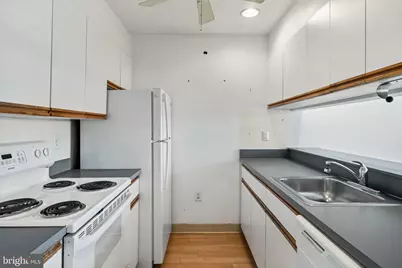 1601 Spring Garden Street #410, Philadelphia, PA 19130 - Photo 4