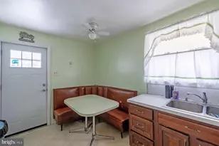 915 Borbeck Ave, Philadelphia, PA 19111 - Photo 16