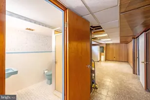 915 Borbeck Ave, Philadelphia, PA 19111 - Photo 32