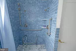 915 Borbeck Ave, Philadelphia, PA 19111 - Photo 22