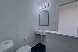 2039 Green St, Philadelphia, PA 19130 - Photo 14