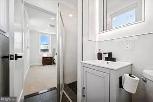 935 E Slocum St, Philadelphia, PA 19150 - Photo 16