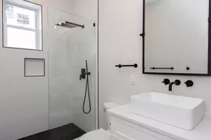 2001 S Norwood St, Philadelphia, PA 19145 - Photo 18