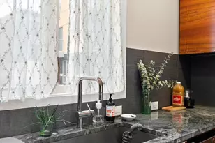 813 N Orianna St, Philadelphia, PA 19123 - Photo 4