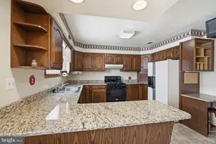 708 Hoffnagle St, Philadelphia, PA 19111 - Photo 4