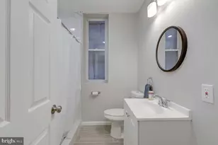 876 N 19th St, Philadelphia, PA 19130 - Photo 14